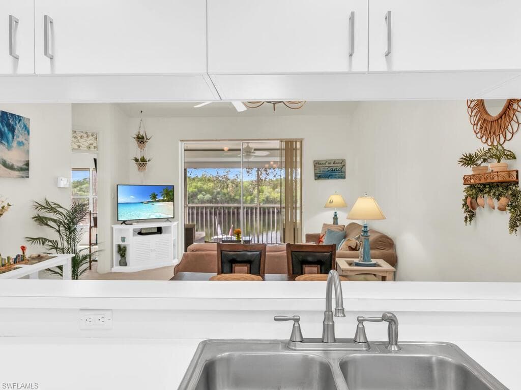 230 Newport Dr 610, Naples, FL 34114-9