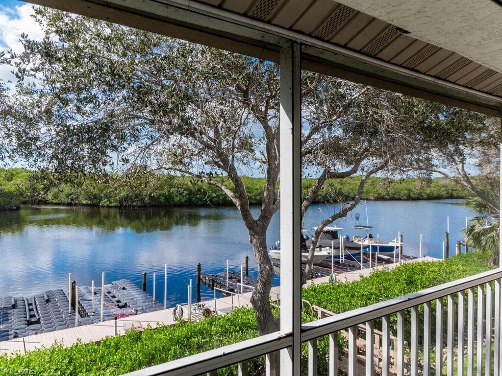 230 Newport Dr 610, Naples, FL 34114-2
