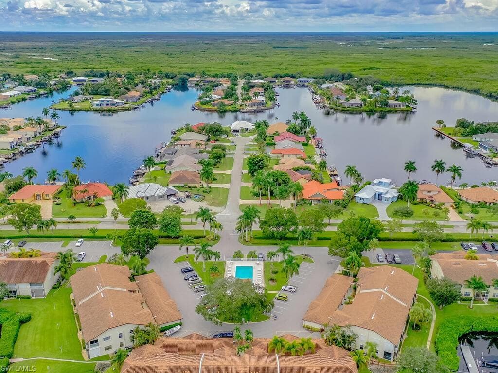 230 Newport Dr 610, Naples, FL 34114-32