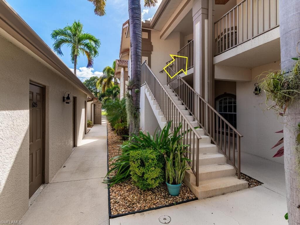 230 Newport Dr 610, Naples, FL 34114-4
