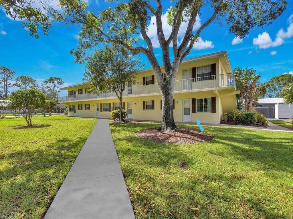 3325 Airport Rd N C4, Naples, FL 34105-1