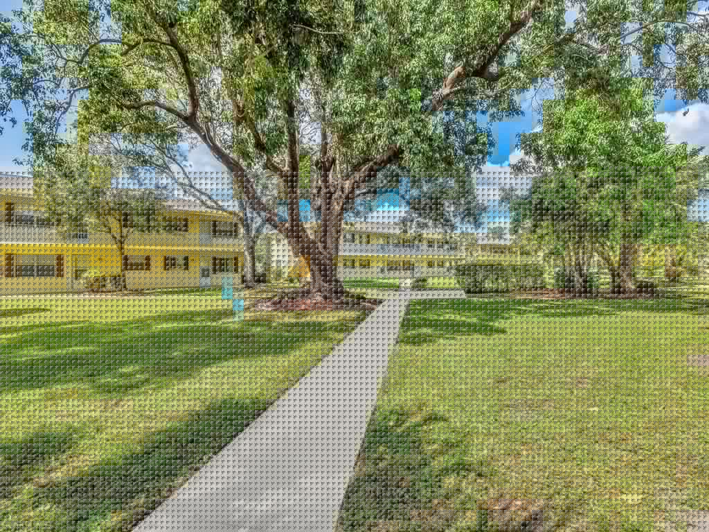 3325 Airport Rd N C4, Naples, FL 34105-4