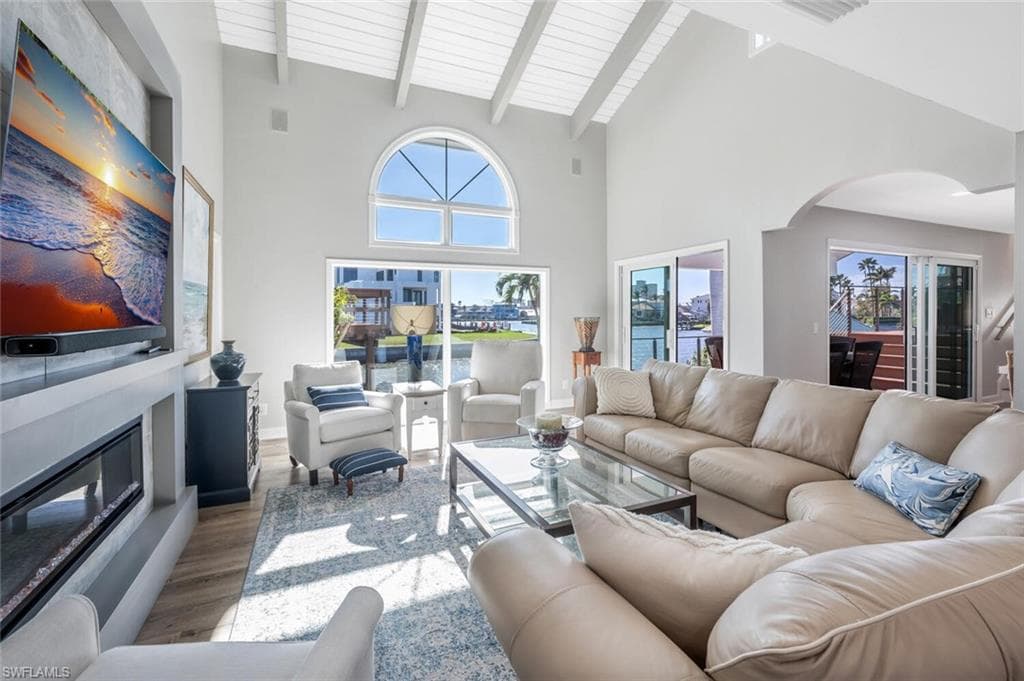 368 Germain Ave, Naples, FL 34108-9