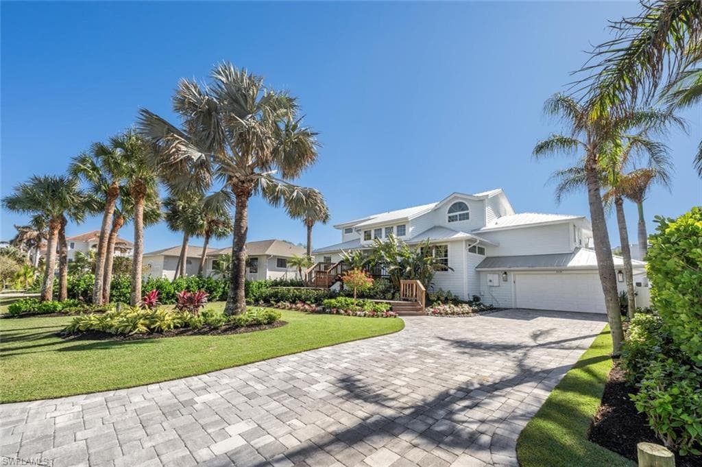 368 Germain Ave, Naples, FL 34108-3