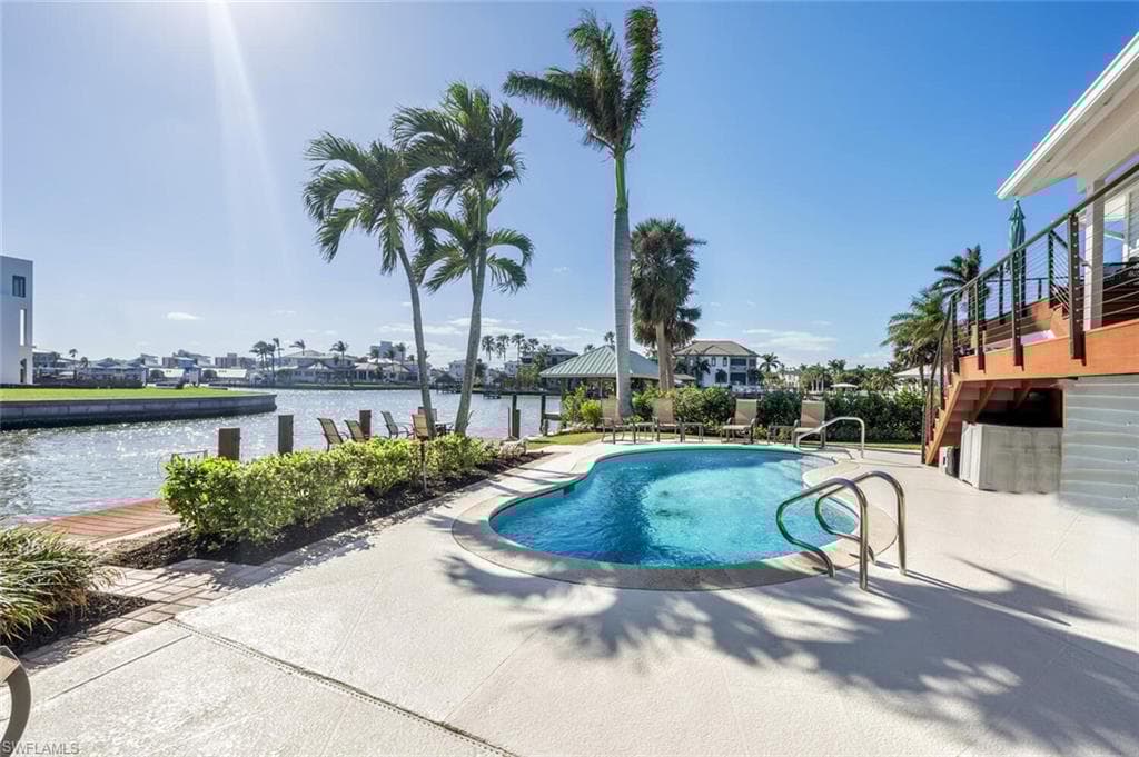 368 Germain Ave, Naples, FL 34108-6