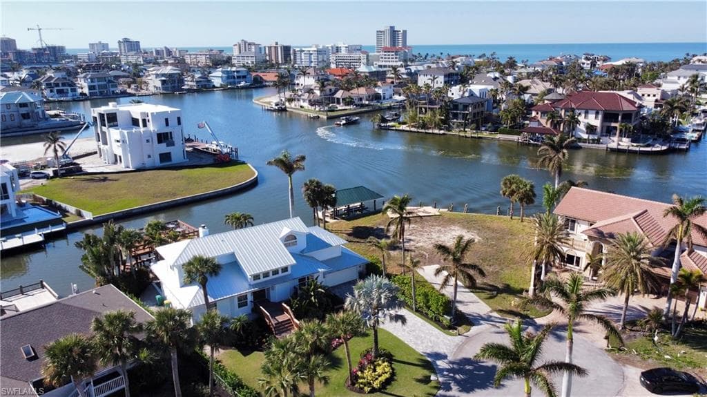 368 Germain Ave, Naples, FL 34108-8