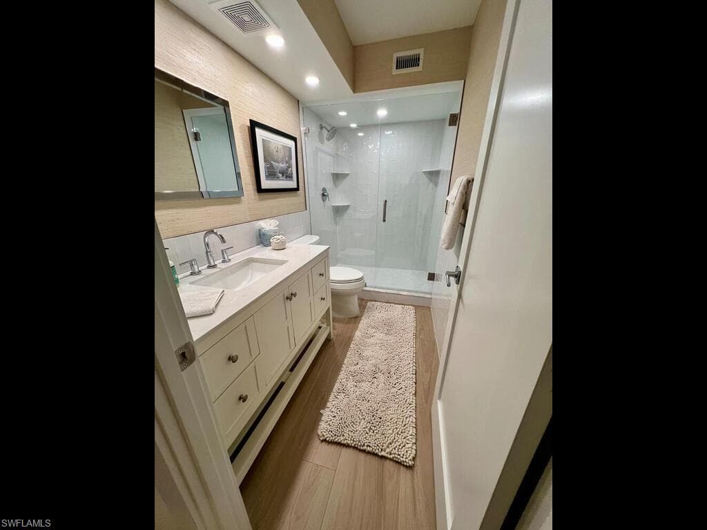 333 Harbour Dr 108, Naples, FL 34103-22