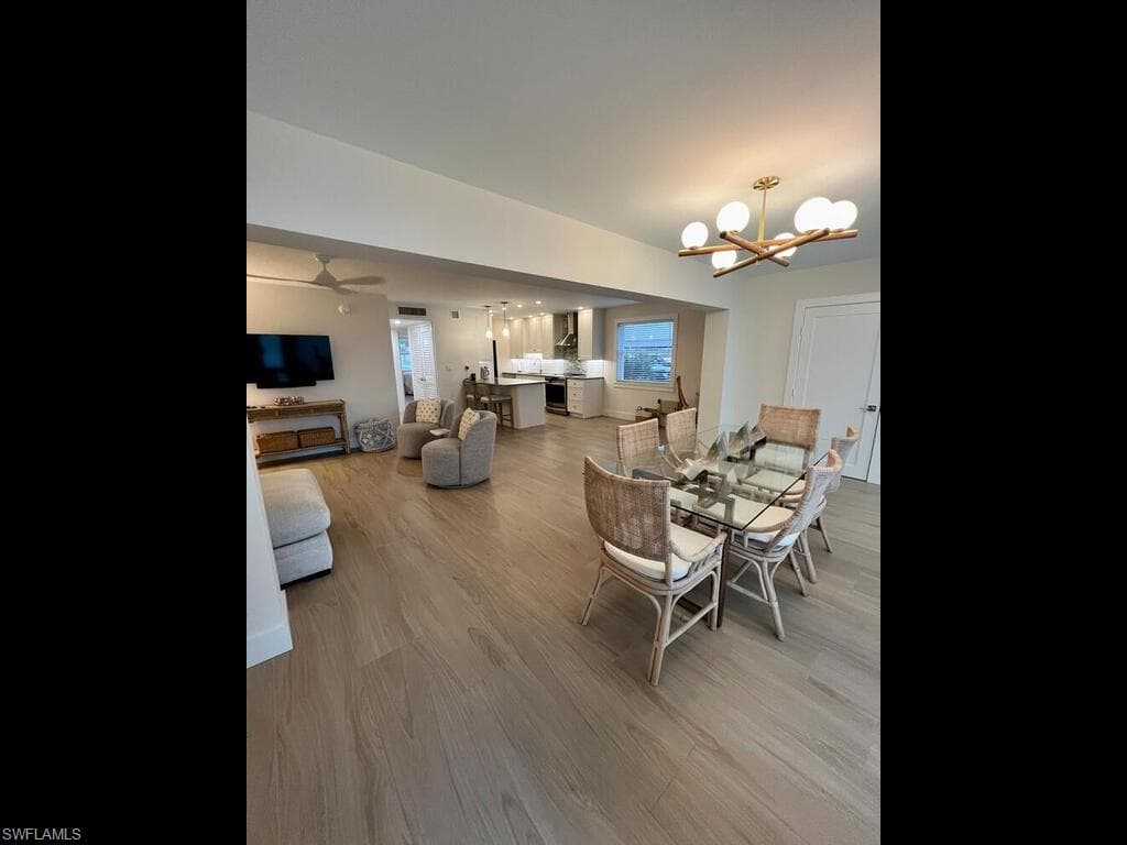 333 Harbour Dr 108, Naples, FL 34103-27