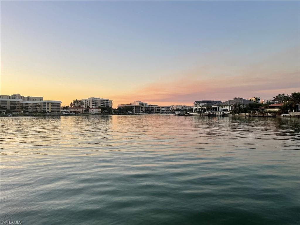 333 Harbour Dr 108, Naples, FL 34103-29