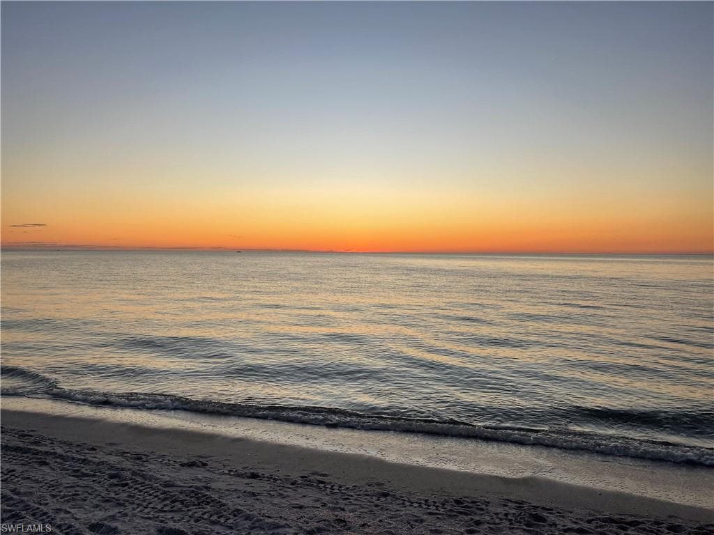 333 Harbour Dr 108, Naples, FL 34103-34