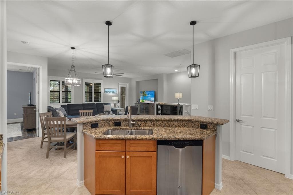 9064 Capistrano St N 5005, Naples, FL 34113-7