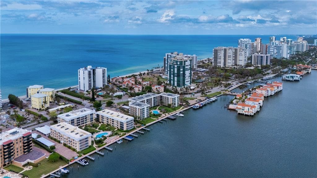 3450 Gulf Shore Blvd N 315, Naples, FL 34103-1