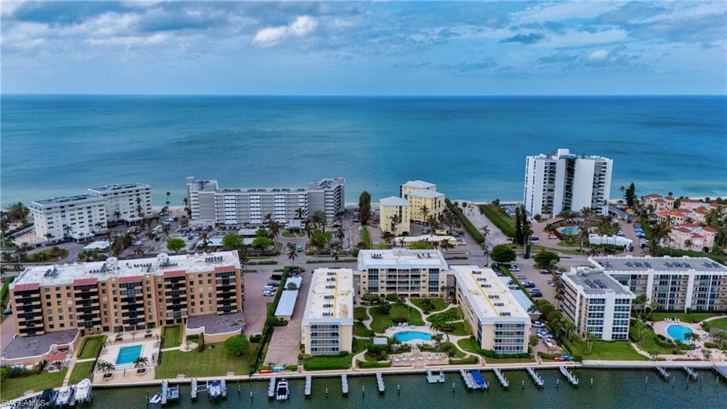 3450 Gulf Shore Blvd N 315, Naples, FL 34103-2
