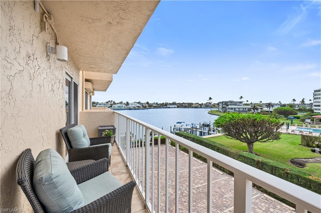 3450 Gulf Shore Blvd N 315, Naples, FL 34103-3