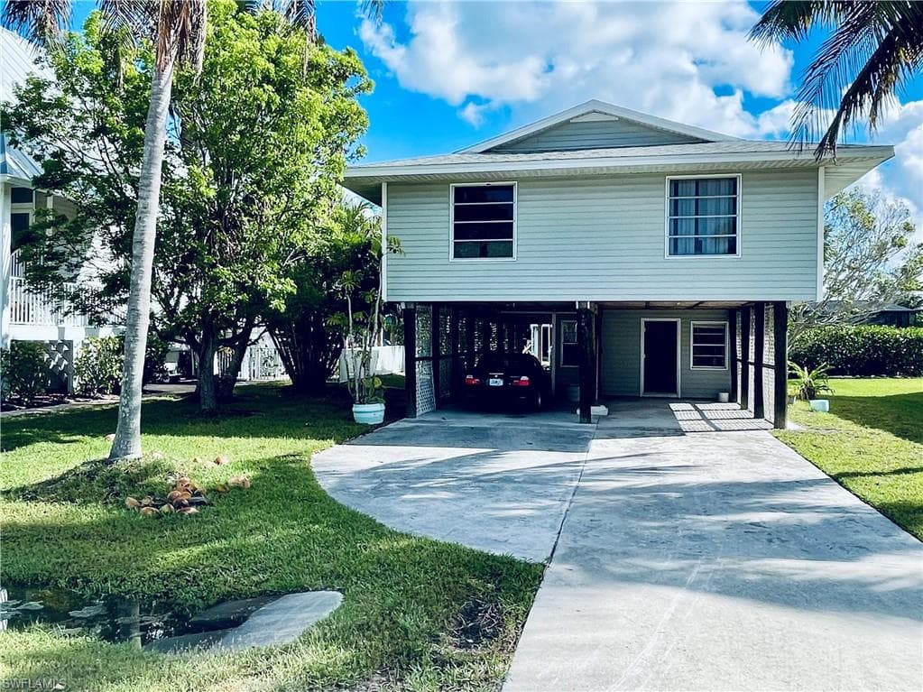 1284 Rainbow Ct, Naples, FL 34110-2