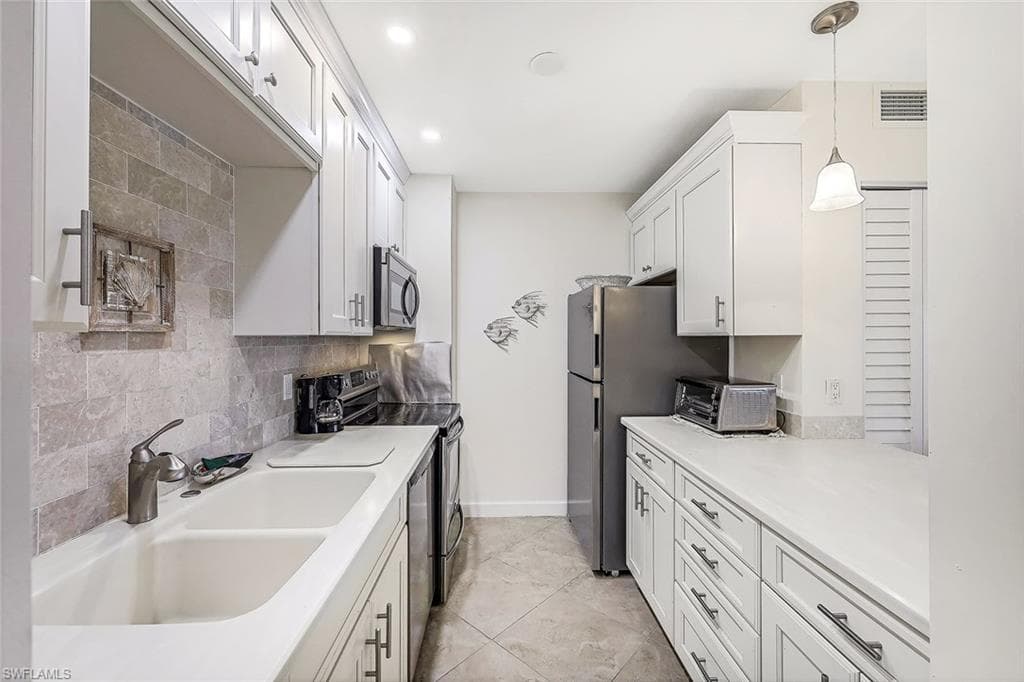 500 Saturn Ct 68, Marco Island, FL 34145-15