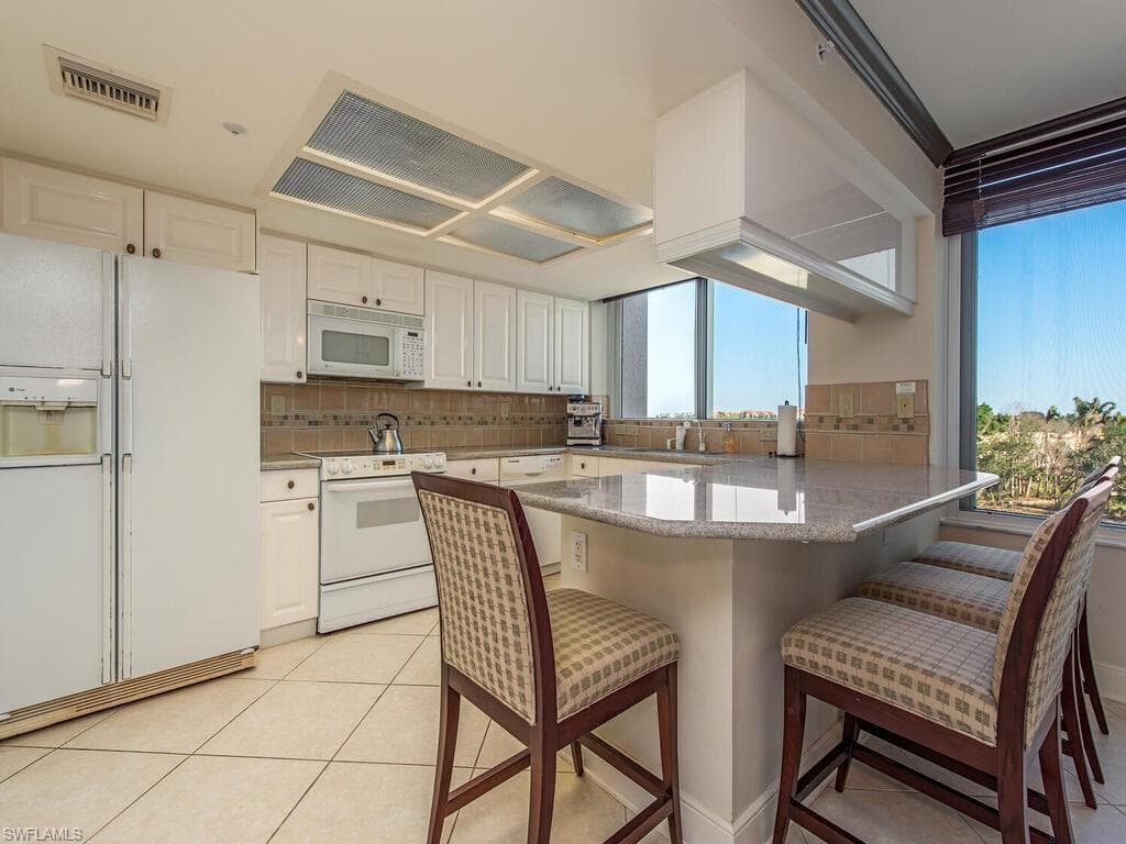 6849 Grenadier Blvd 502, Naples, FL 34108-9