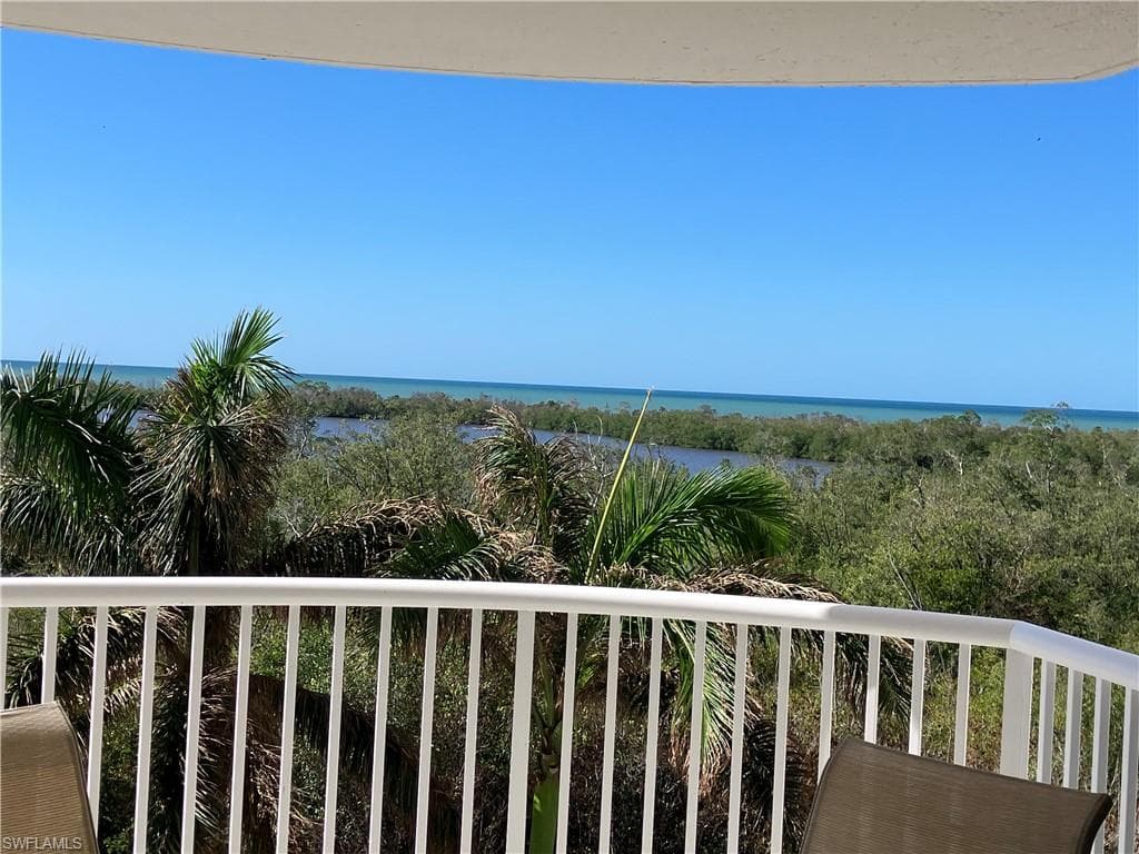 6849 Grenadier Blvd 502, Naples, FL 34108-3
