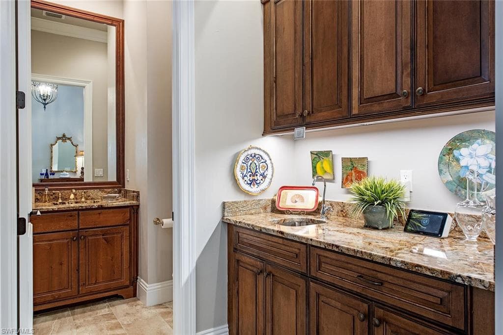 2204 Goshawk Ct, Naples, FL 34105-15
