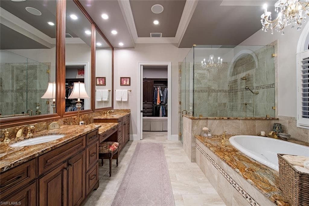 2204 Goshawk Ct, Naples, FL 34105-19