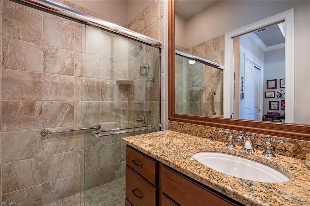 2204 Goshawk Ct, Naples, FL 34105-24