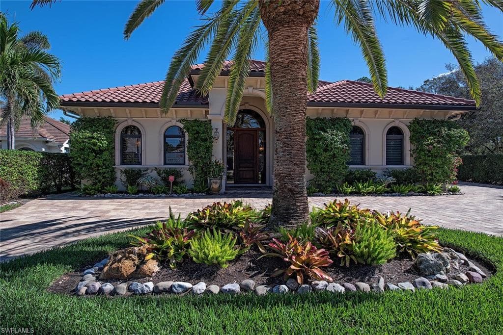 2204 Goshawk Ct, Naples, FL 34105-29