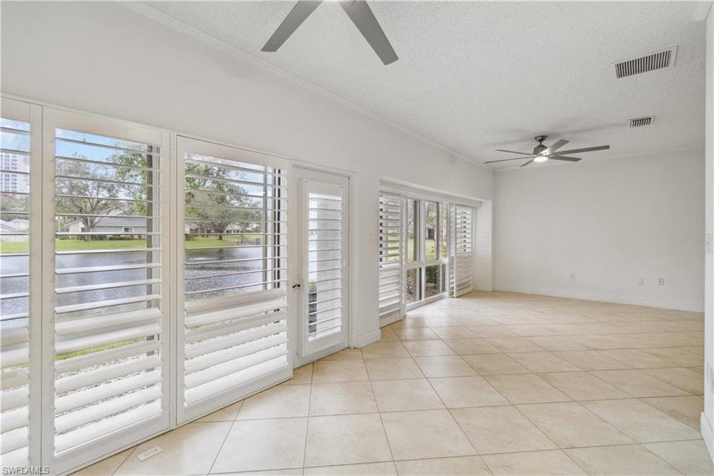 604 Arbor Lake Dr 6-103, Naples, FL 34110-2