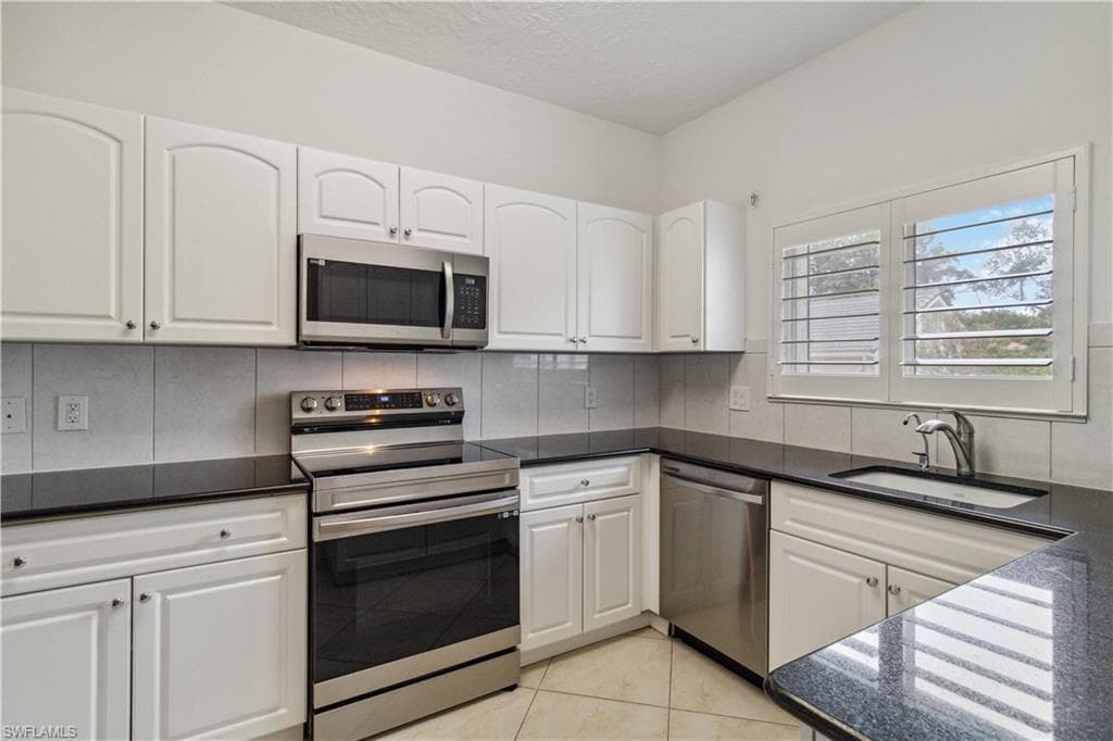 604 Arbor Lake Dr 6-103, Naples, FL 34110-4