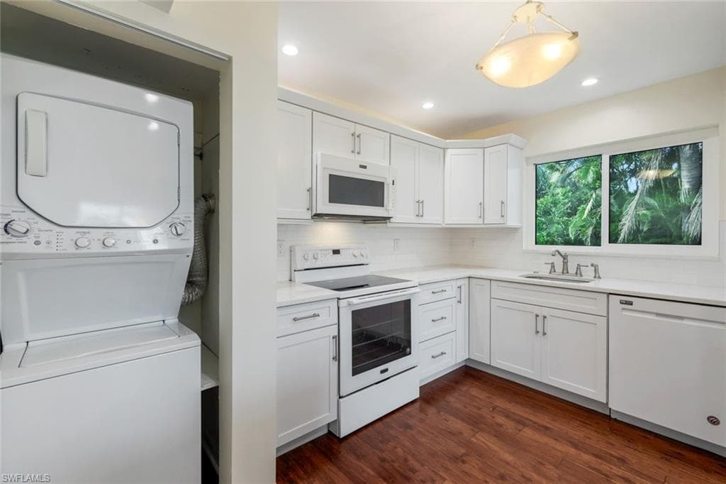4160 Crayton Rd A8, Naples, FL 34103-6