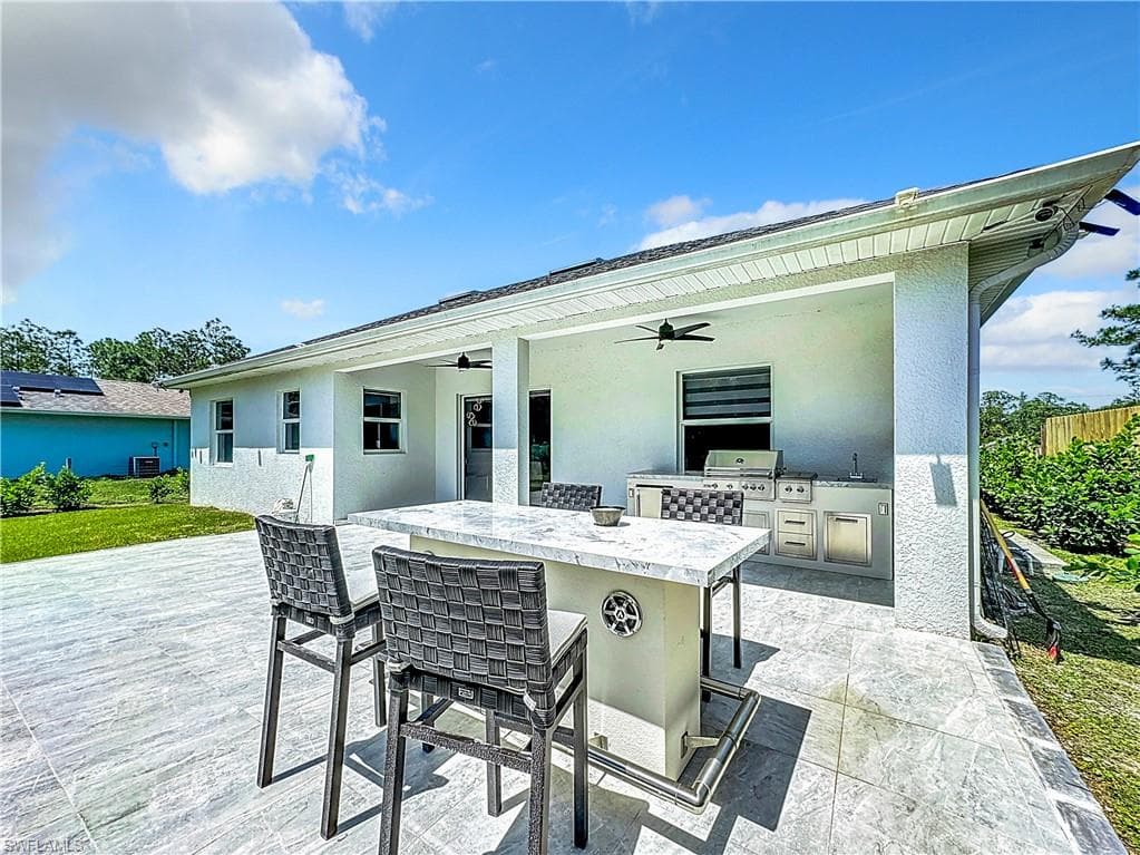 2444 62nd Ave NE, Naples, FL 34120-18