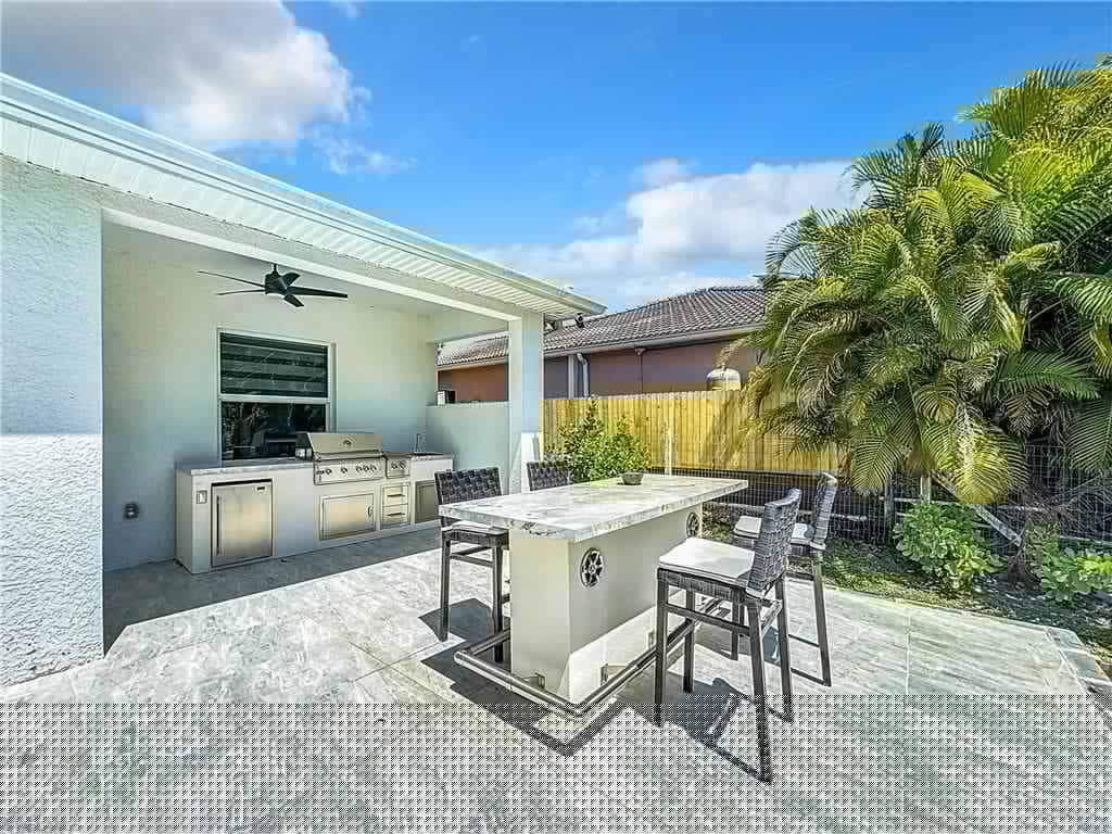 2444 62nd Ave NE, Naples, FL 34120-20