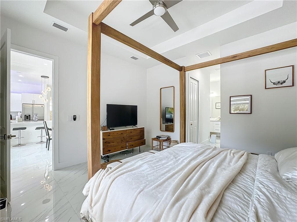 2444 62nd Ave NE, Naples, FL 34120-23