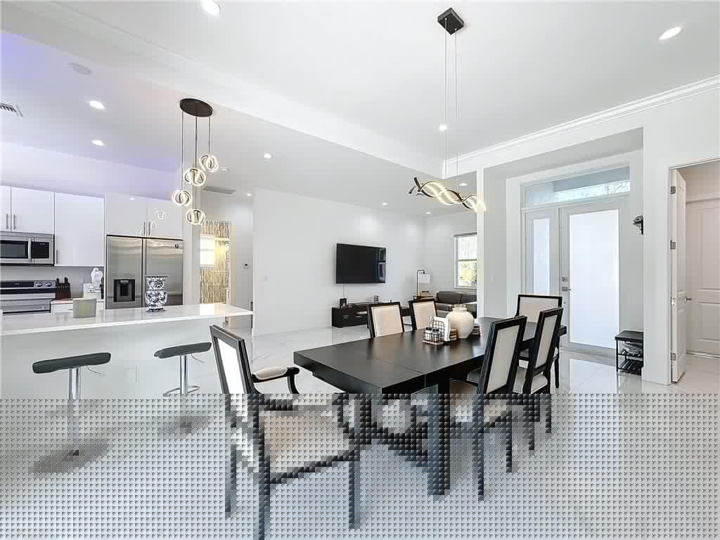 2444 62nd Ave NE, Naples, FL 34120-2