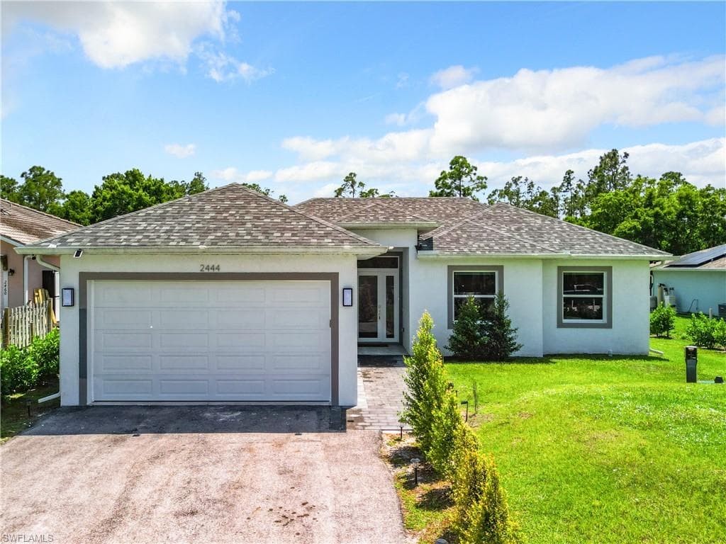 2444 62nd Ave NE, Naples, FL 34120-37