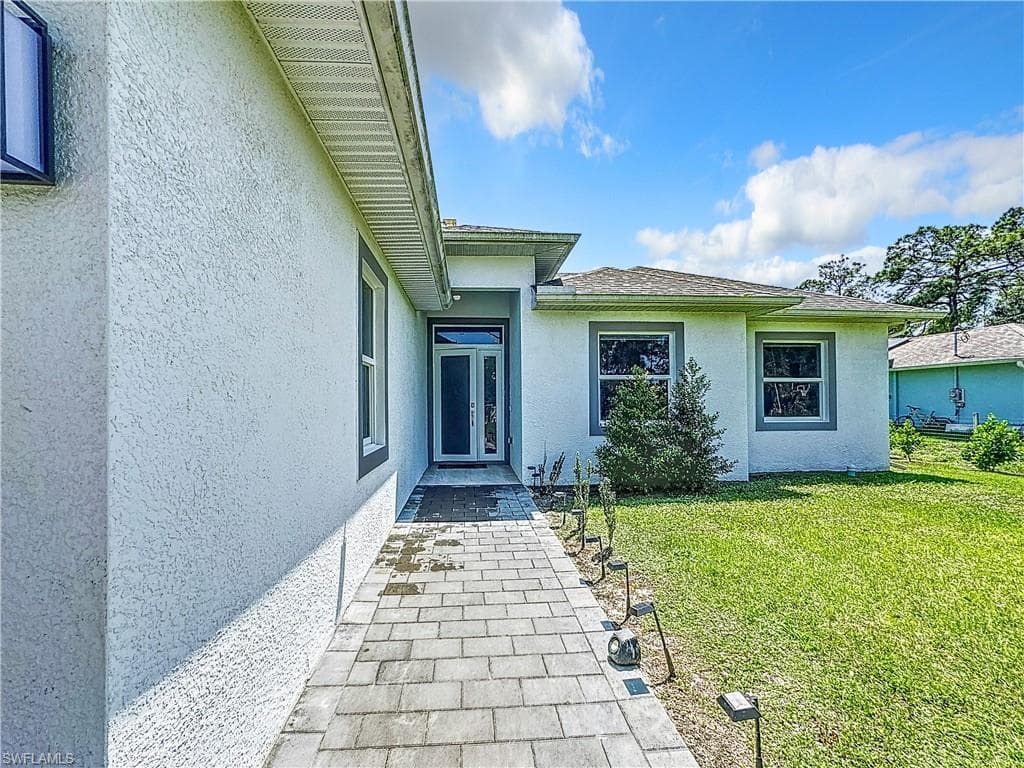 2444 62nd Ave NE, Naples, FL 34120-39