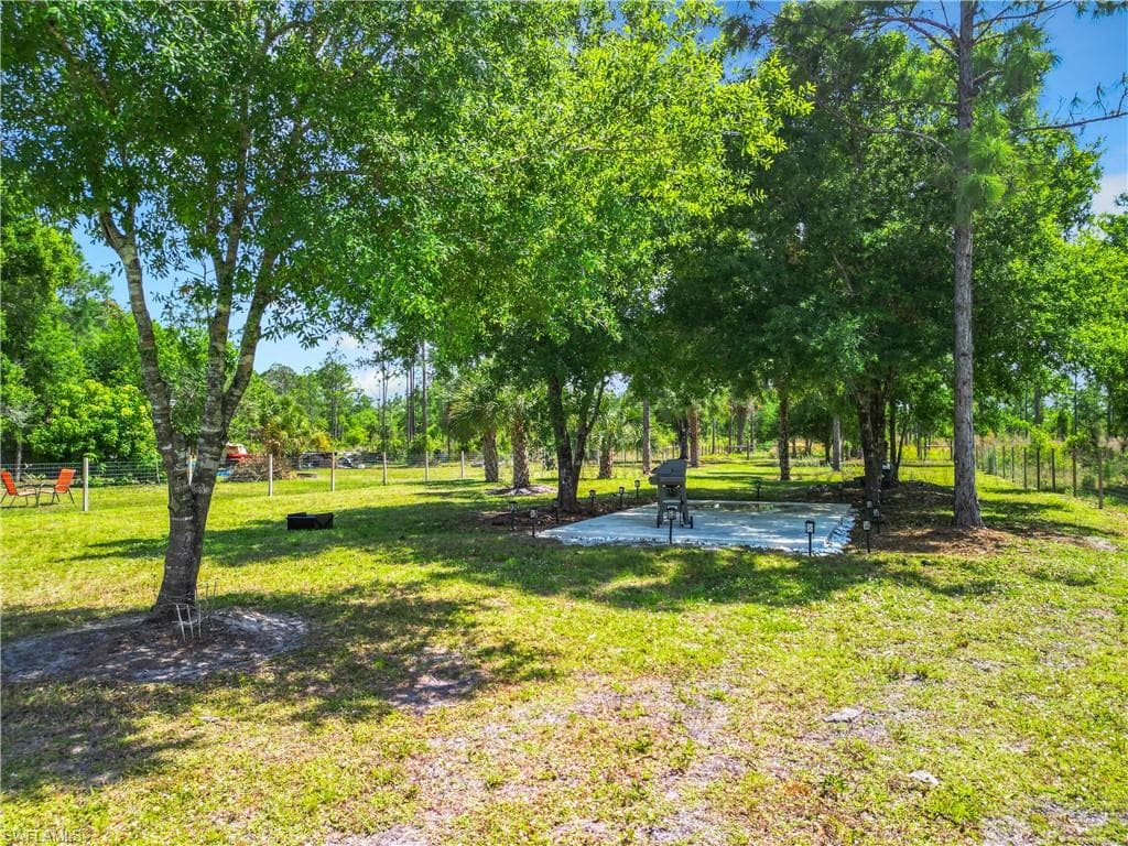 2444 62nd Ave NE, Naples, FL 34120-50