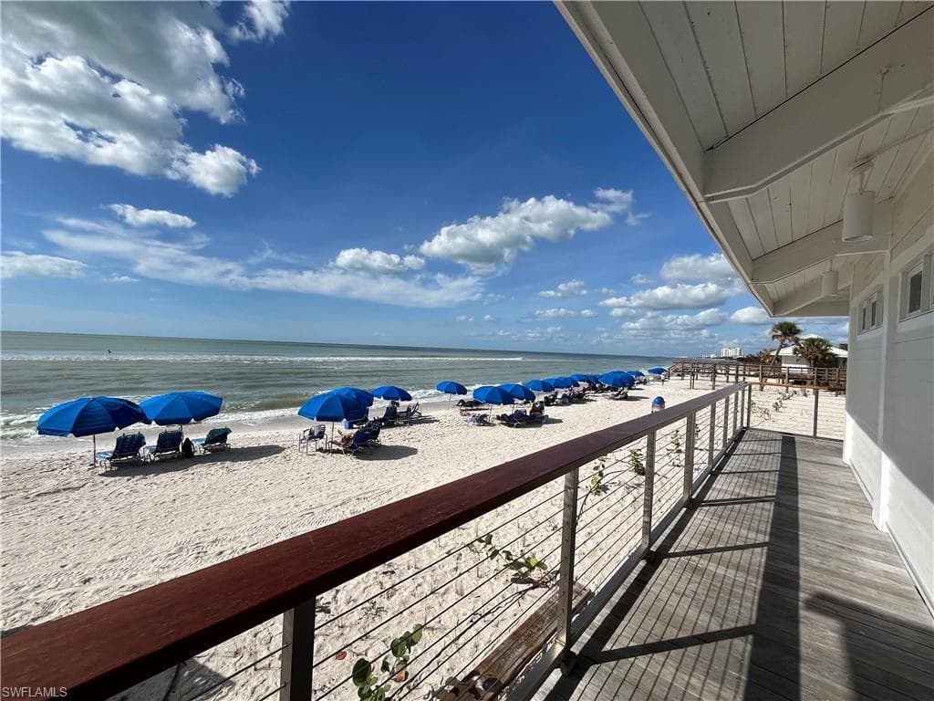 871 Tanbark Dr 101, Naples, FL 34108-10