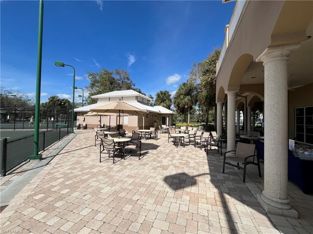 871 Tanbark Dr 101, Naples, FL 34108-18