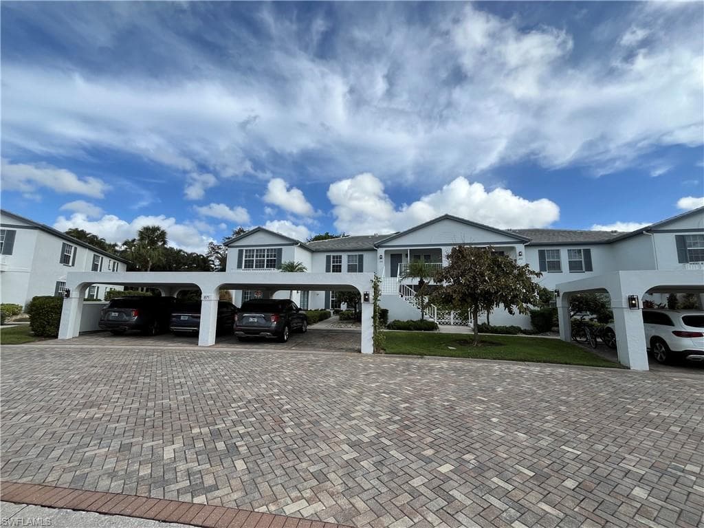 871 Tanbark Dr 101, Naples, FL 34108-3