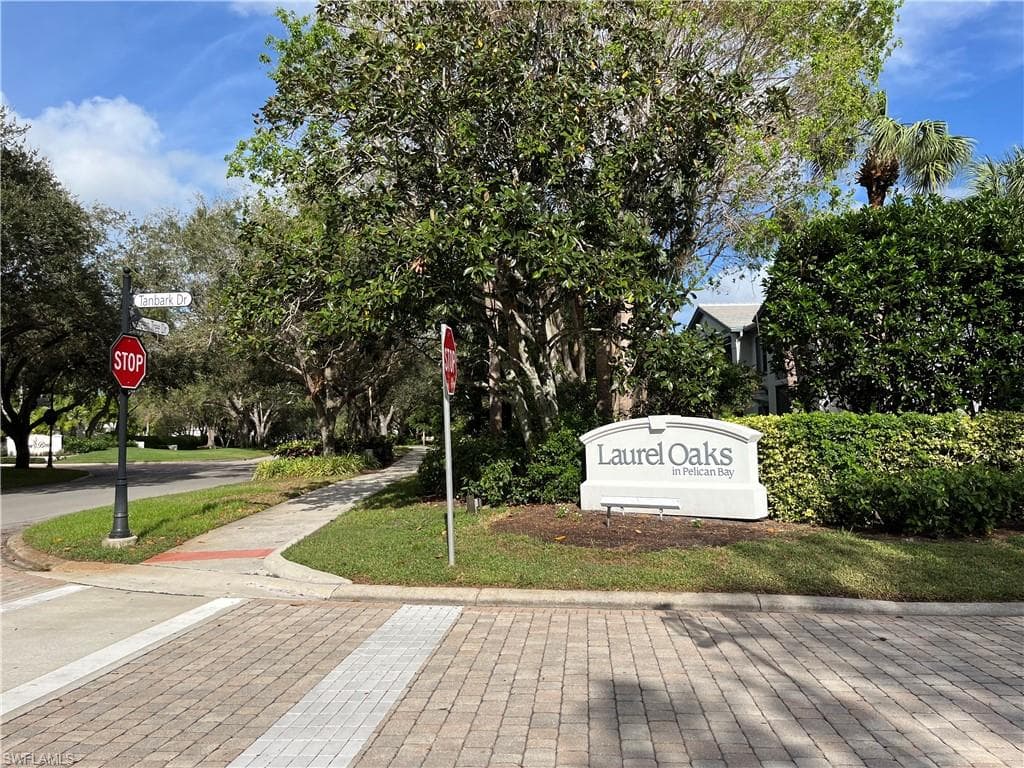 871 Tanbark Dr 101, Naples, FL 34108-4