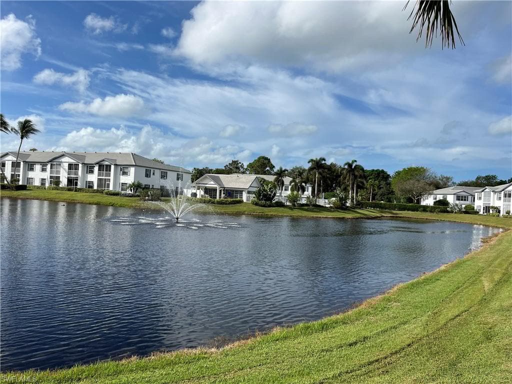 871 Tanbark Dr 101, Naples, FL 34108-5