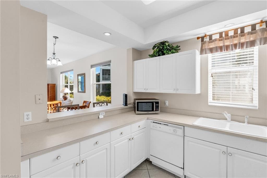 3970 Loblolly Bay Dr 5-108, Naples, FL 34114-17