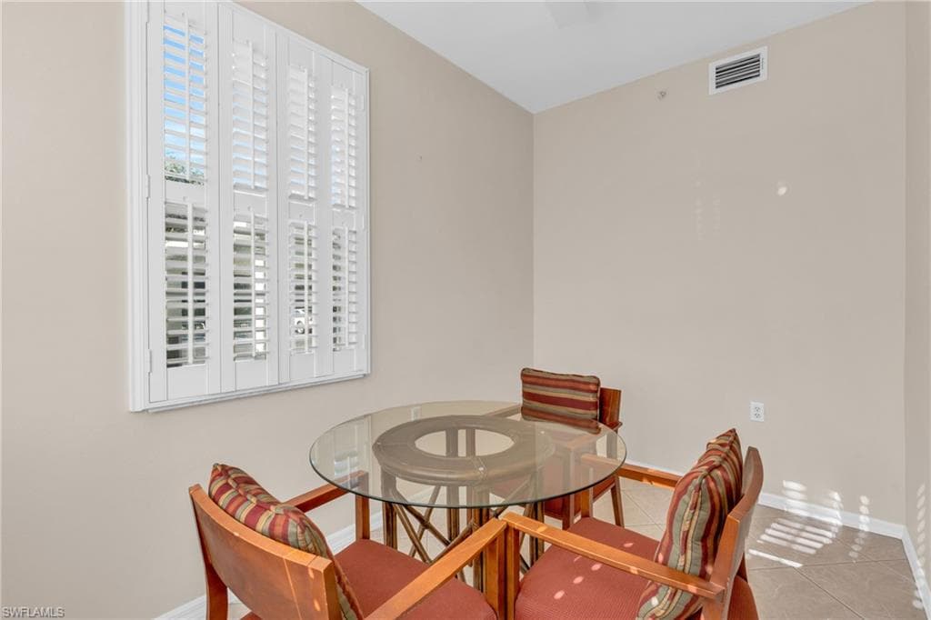 3970 Loblolly Bay Dr 5-108, Naples, FL 34114-18