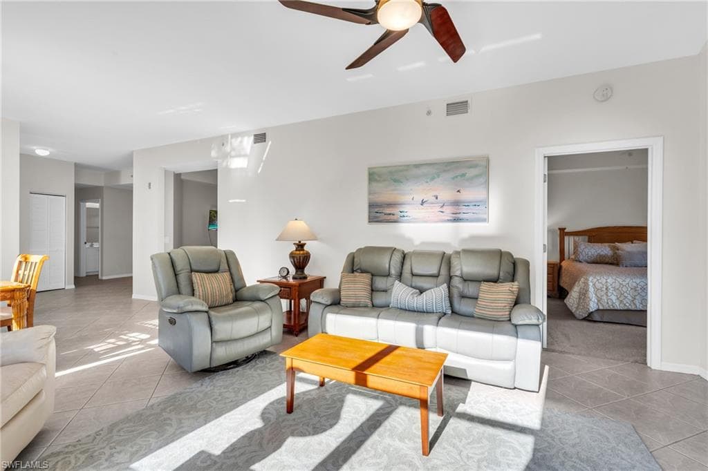 3970 Loblolly Bay Dr 5-108, Naples, FL 34114-8