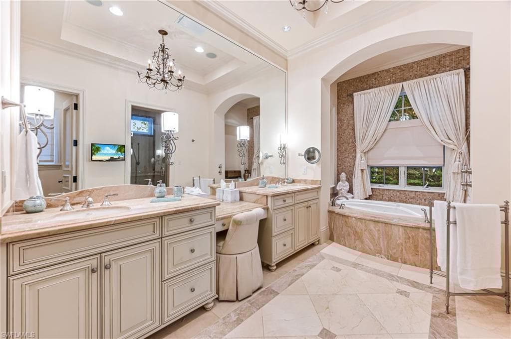 2560 Half Moon Walk, Naples, FL 34102-22