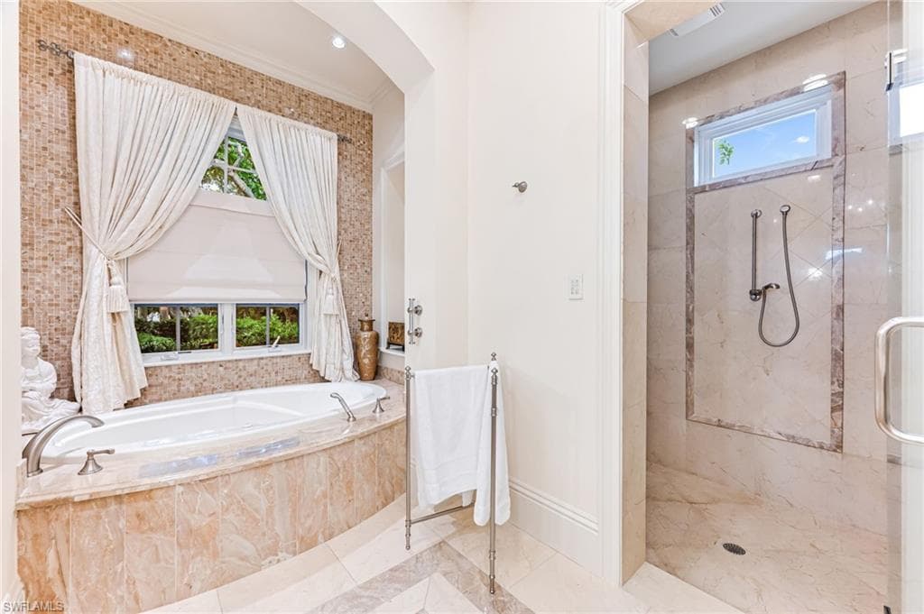 2560 Half Moon Walk, Naples, FL 34102-23