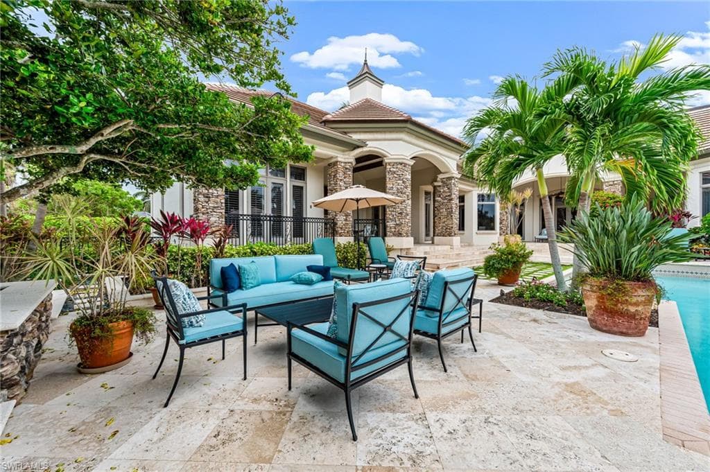 2560 Half Moon Walk, Naples, FL 34102-39