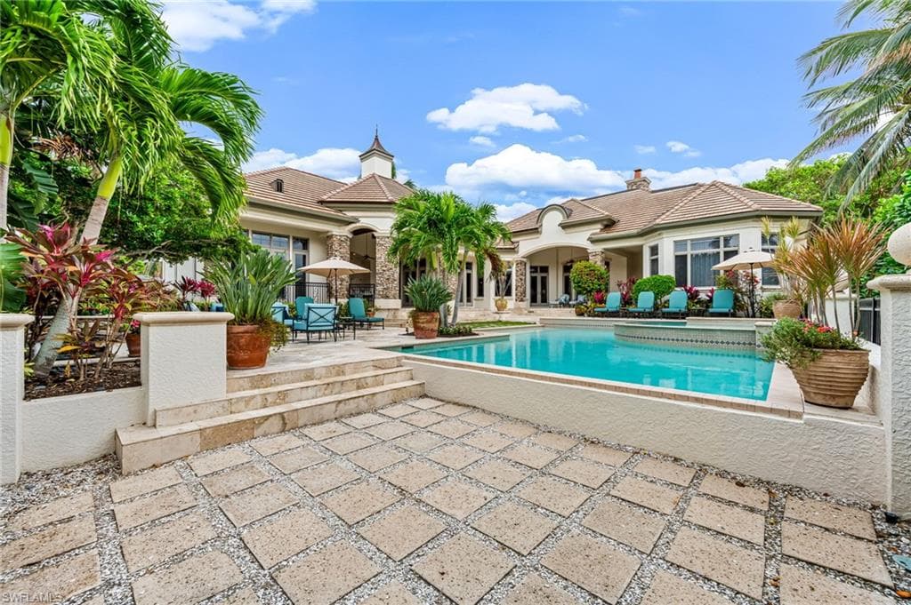 2560 Half Moon Walk, Naples, FL 34102-41