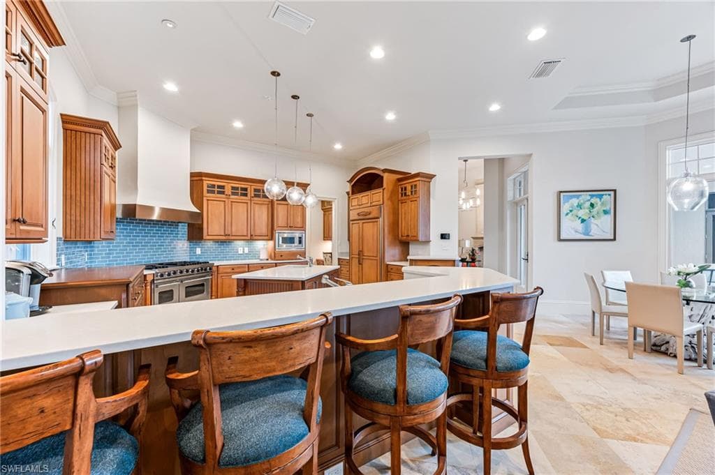 2560 Half Moon Walk, Naples, FL 34102-6