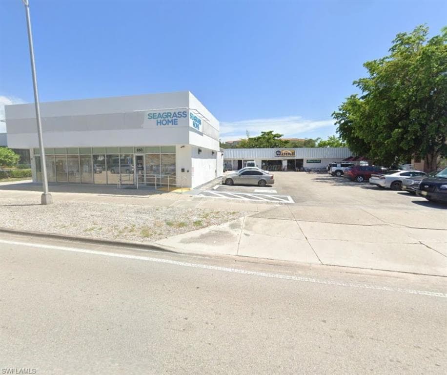 850 Seagate Dr, Naples, FL 34103-2